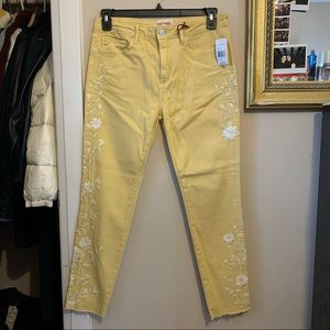 NWT Driftwood Floral Embroidered Jeans